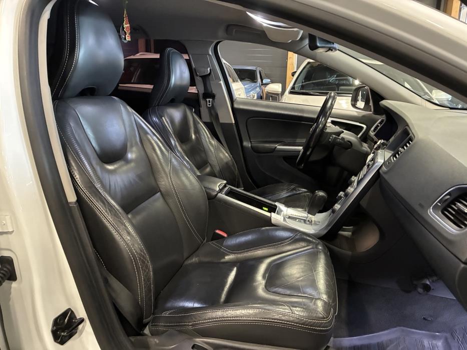 VOLVO V60 2012