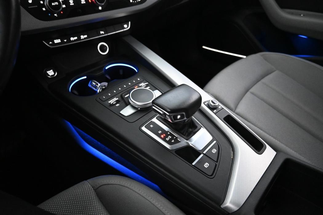 AUDI A4 2018