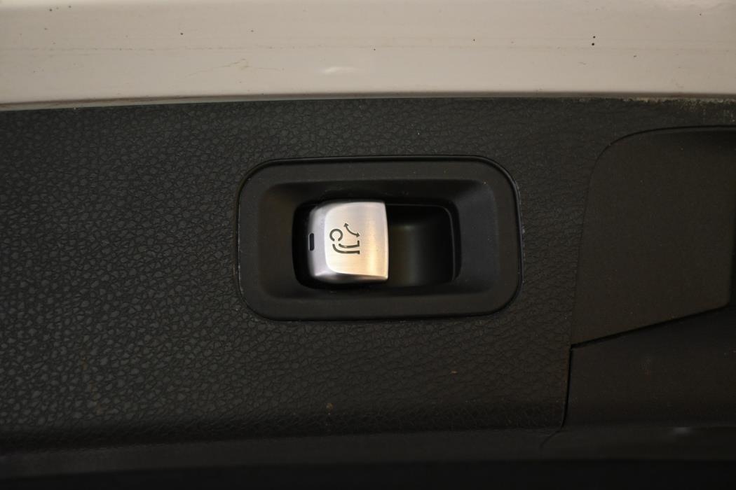 MERCEDES-BENZ E 2021