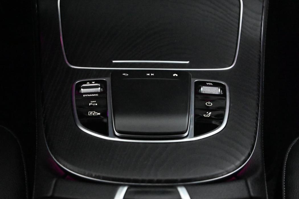 MERCEDES-BENZ E 2021