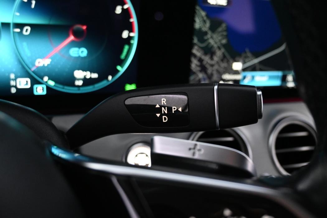 MERCEDES-BENZ E 2021