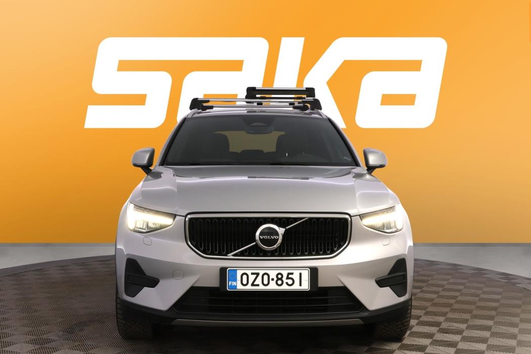 VOLVO XC40 2023
