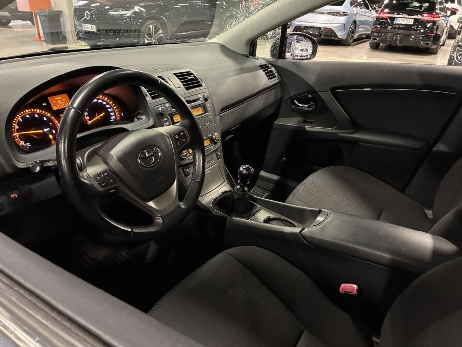 TOYOTA Avensis 2009