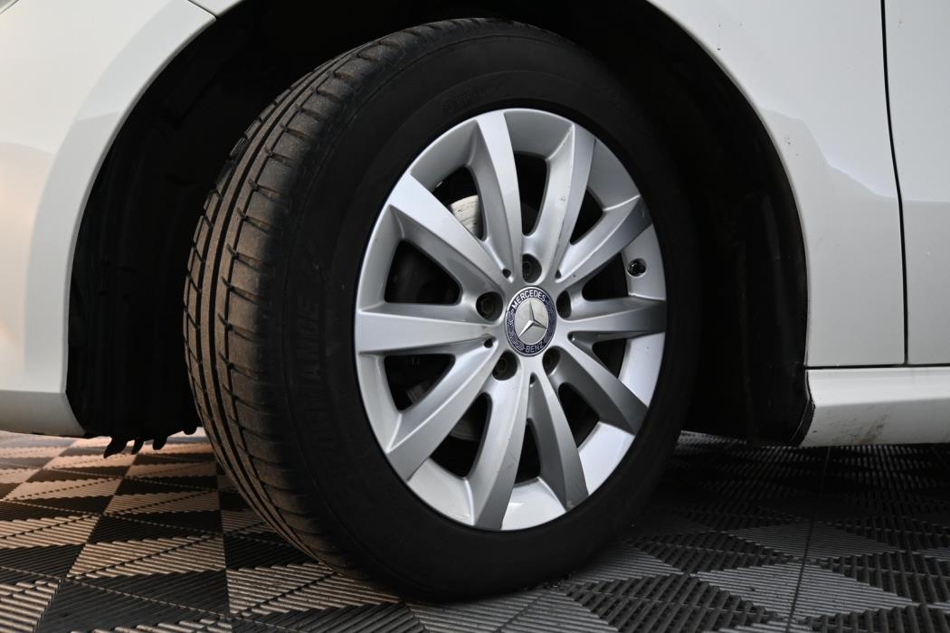 MERCEDES-BENZ A 2015