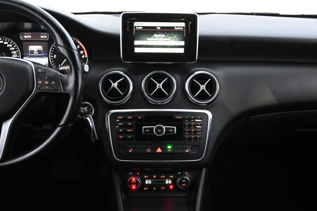 MERCEDES-BENZ A 2015