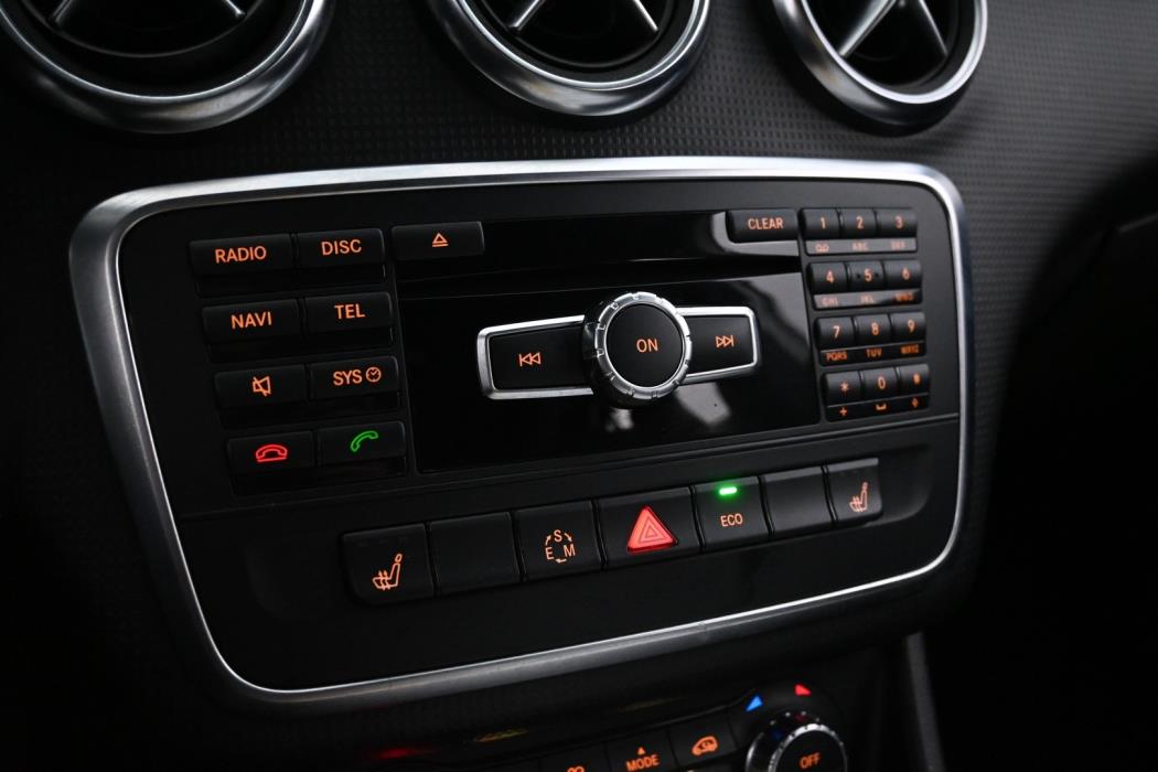 MERCEDES-BENZ A 2015