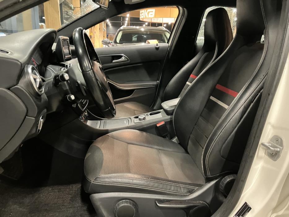 MERCEDES-BENZ A 2014