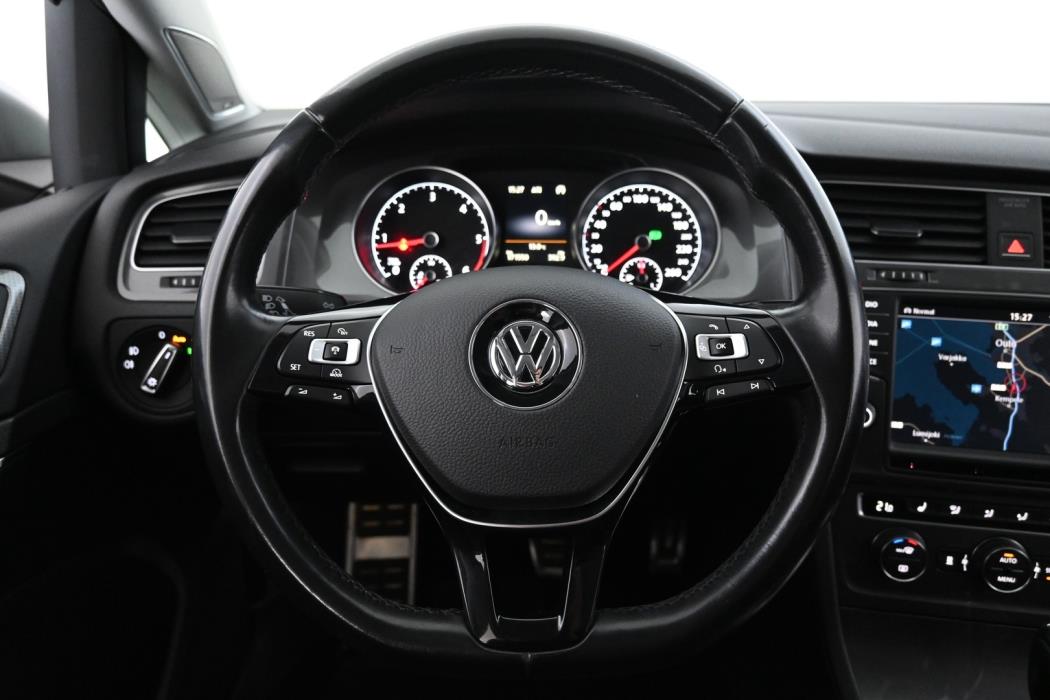VOLKSWAGEN Golf 2016
