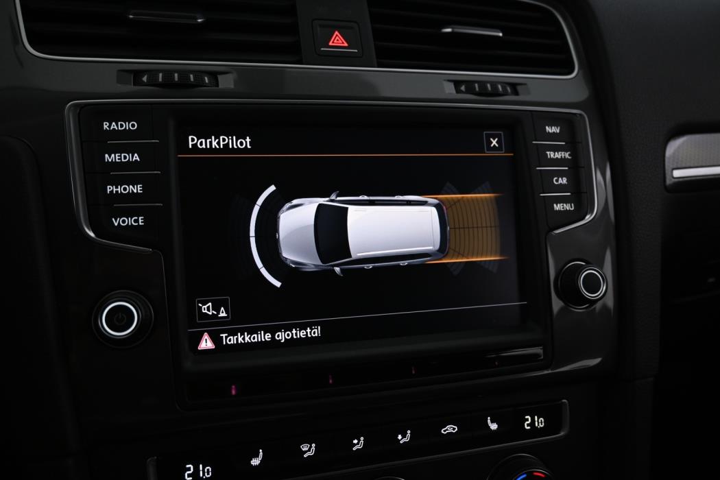 VOLKSWAGEN Golf 2016