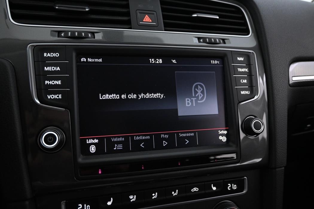 VOLKSWAGEN Golf 2016