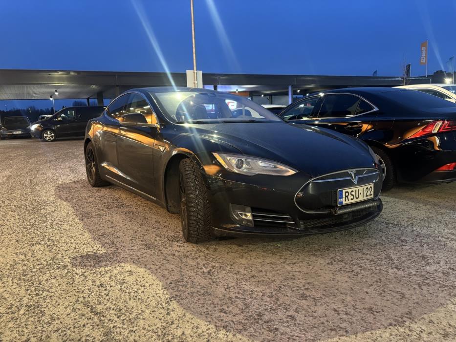 TESLA P90D 2016