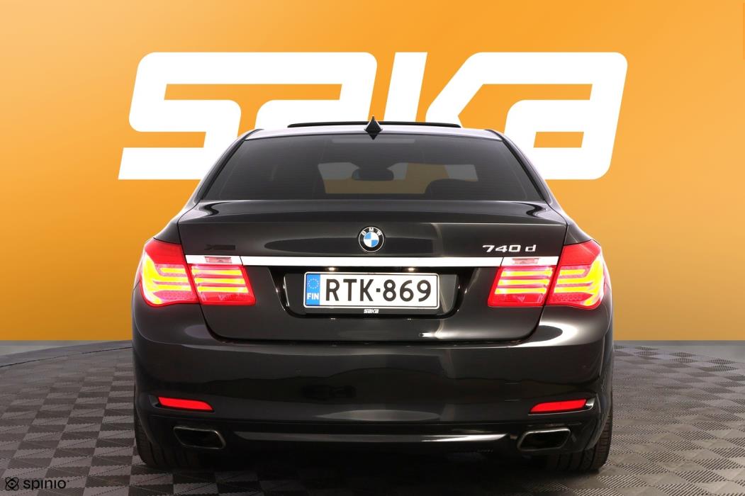 BMW 740 2011