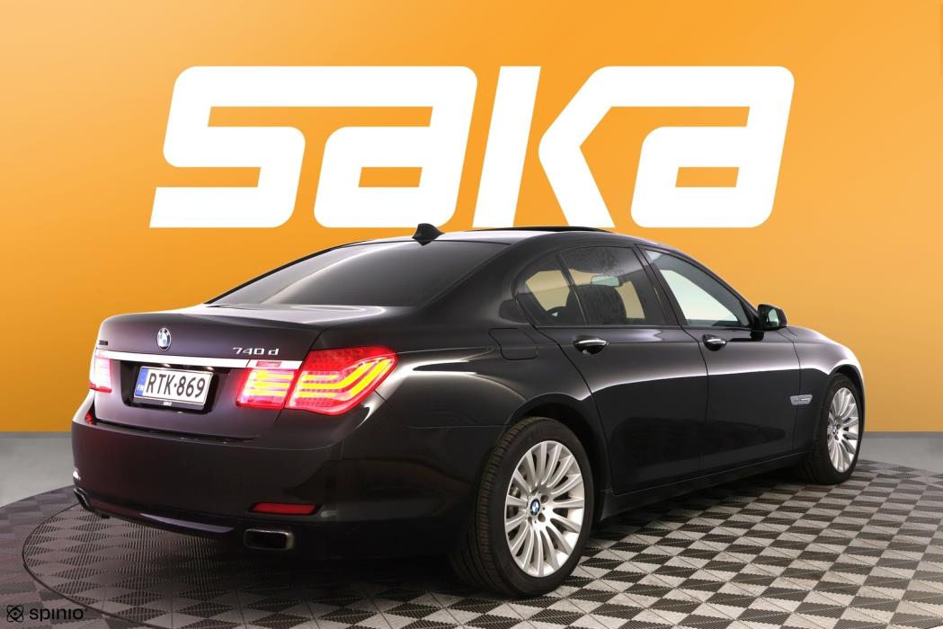 BMW 740 2011