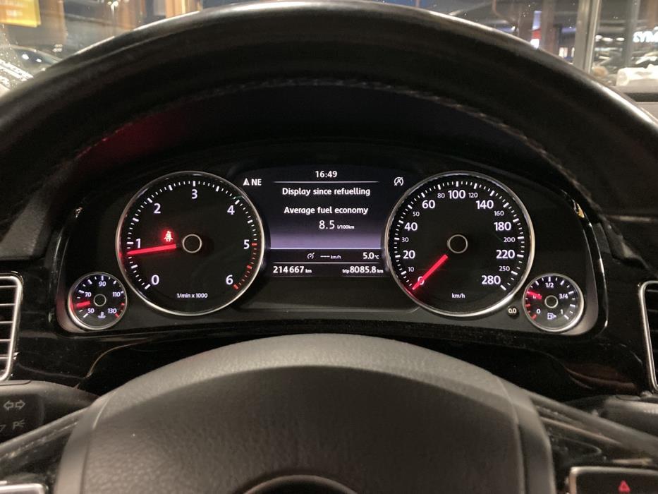 VOLKSWAGEN Touareg 2011