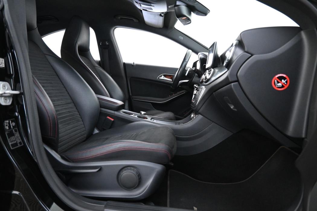 MERCEDES-BENZ CLA 2015