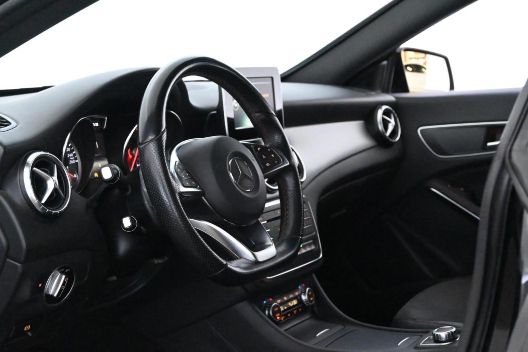 MERCEDES-BENZ CLA 2015