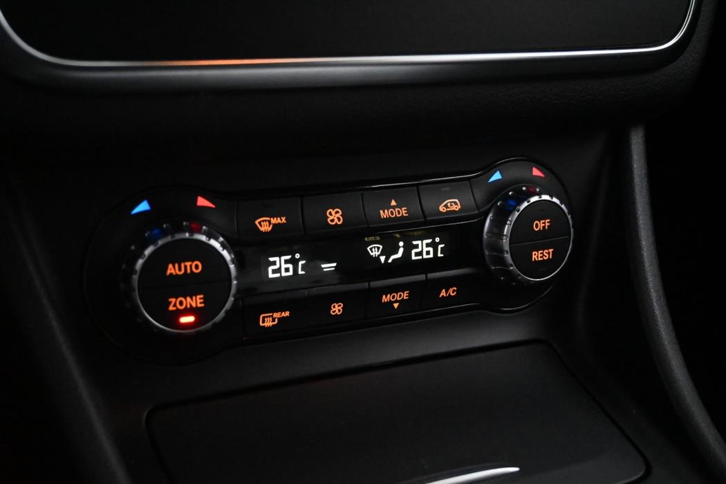 MERCEDES-BENZ CLA 2015