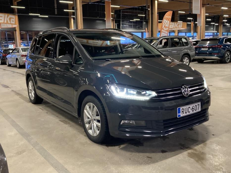 VOLKSWAGEN Touran 2019