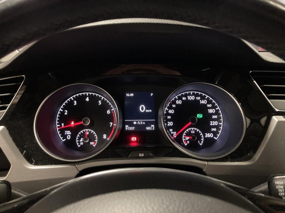 VOLKSWAGEN Touran 2019