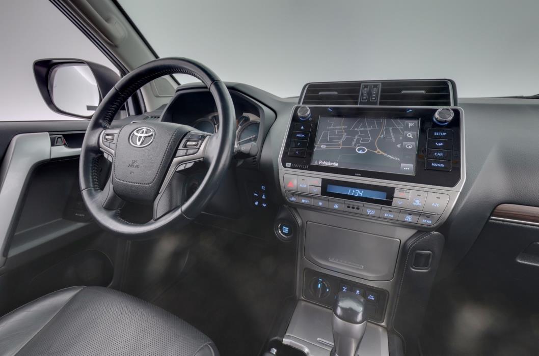 TOYOTA Land Cruiser 2018