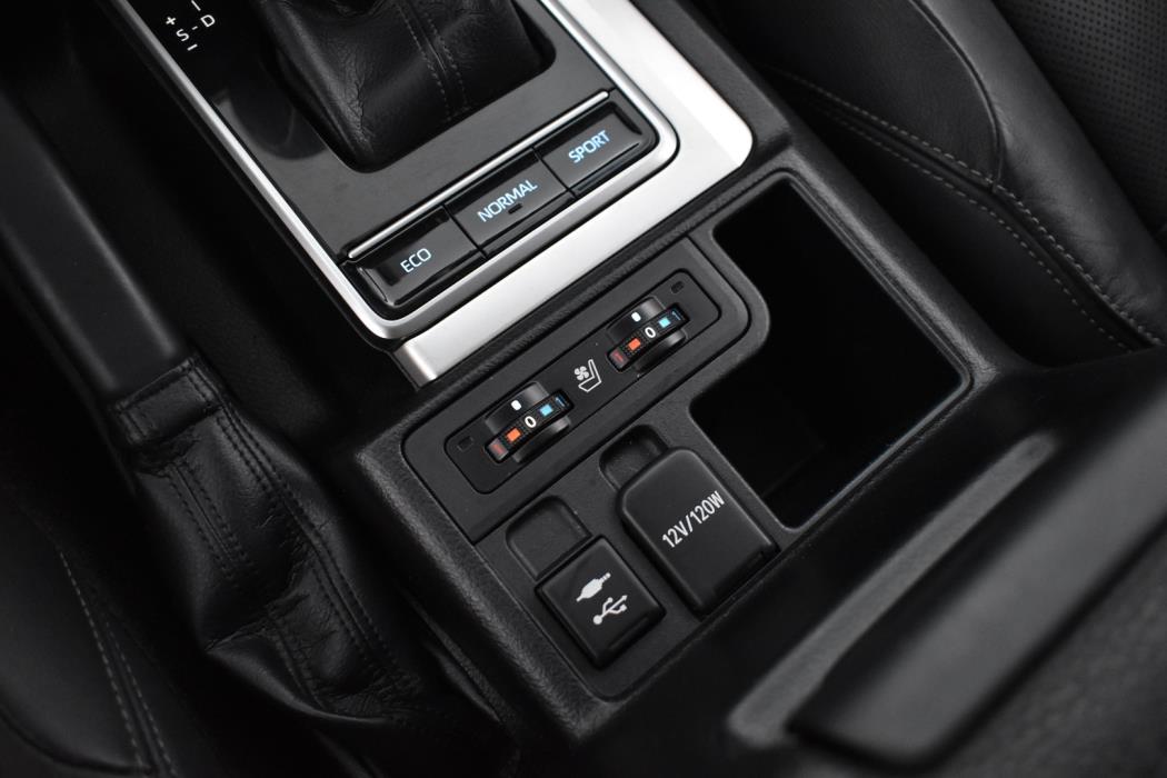 TOYOTA Land Cruiser 2018