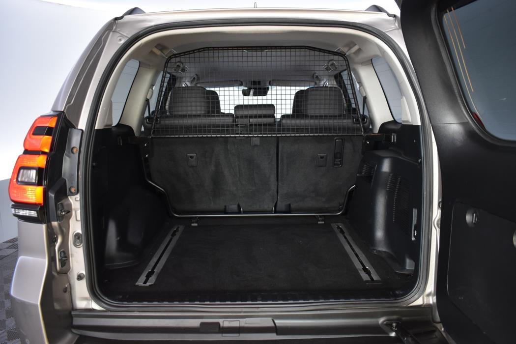 TOYOTA Land Cruiser 2018
