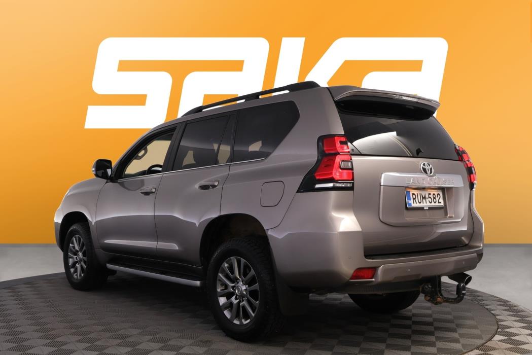 TOYOTA Land Cruiser 2018