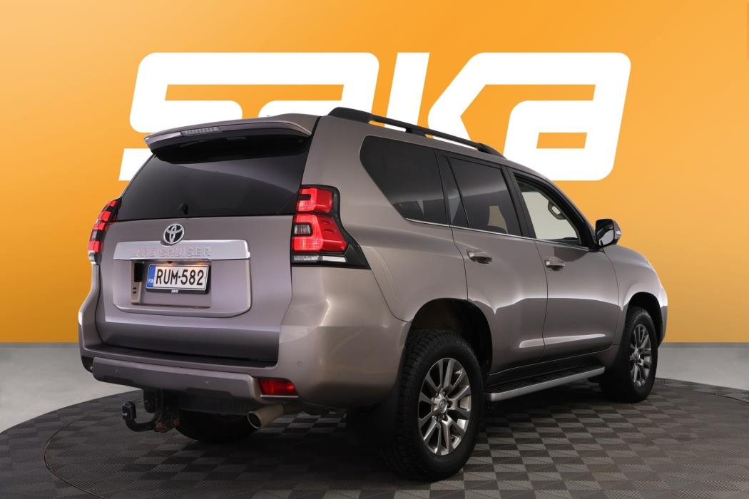 TOYOTA Land Cruiser 2018