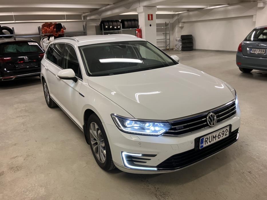 VOLKSWAGEN Passat 2018
