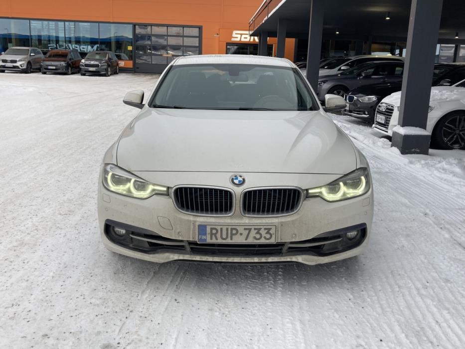 BMW 330 2018