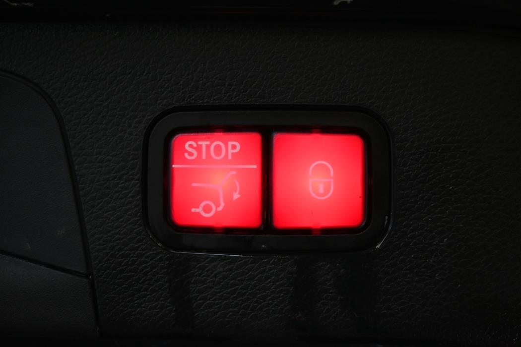 MERCEDES-BENZ EQC 2021