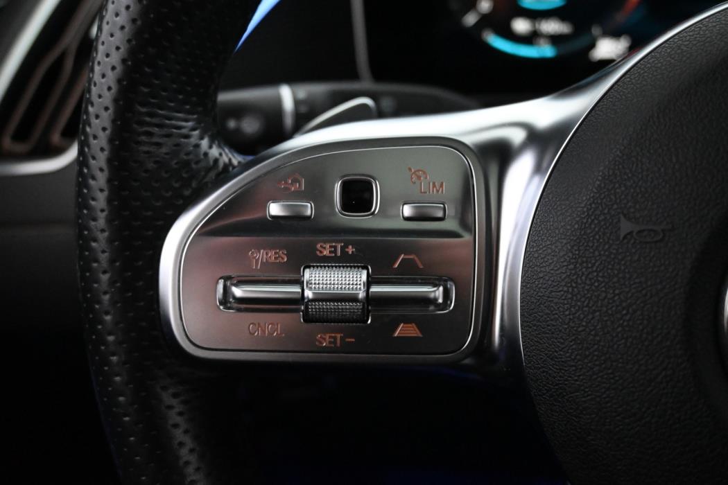 MERCEDES-BENZ EQC 2021