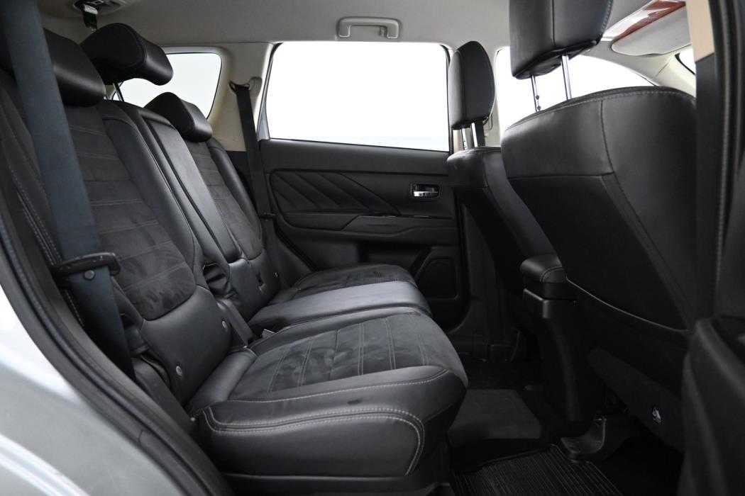 MITSUBISHI Outlander 2018