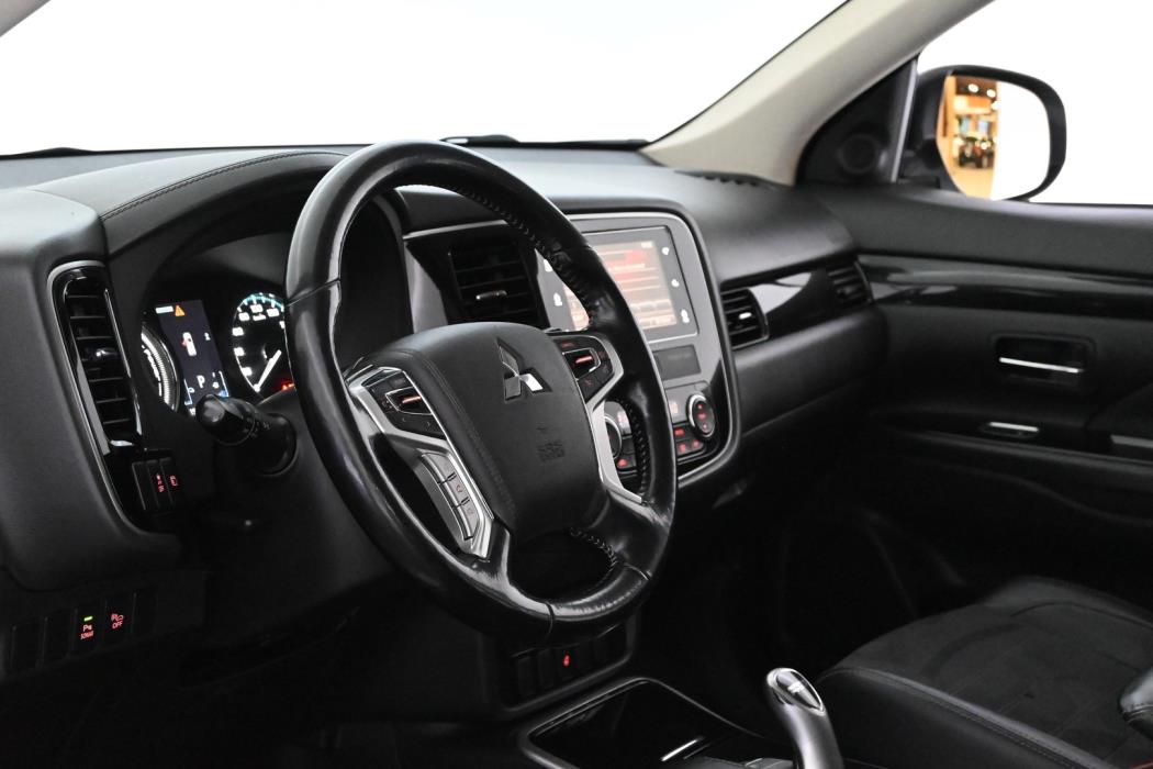 MITSUBISHI Outlander 2018