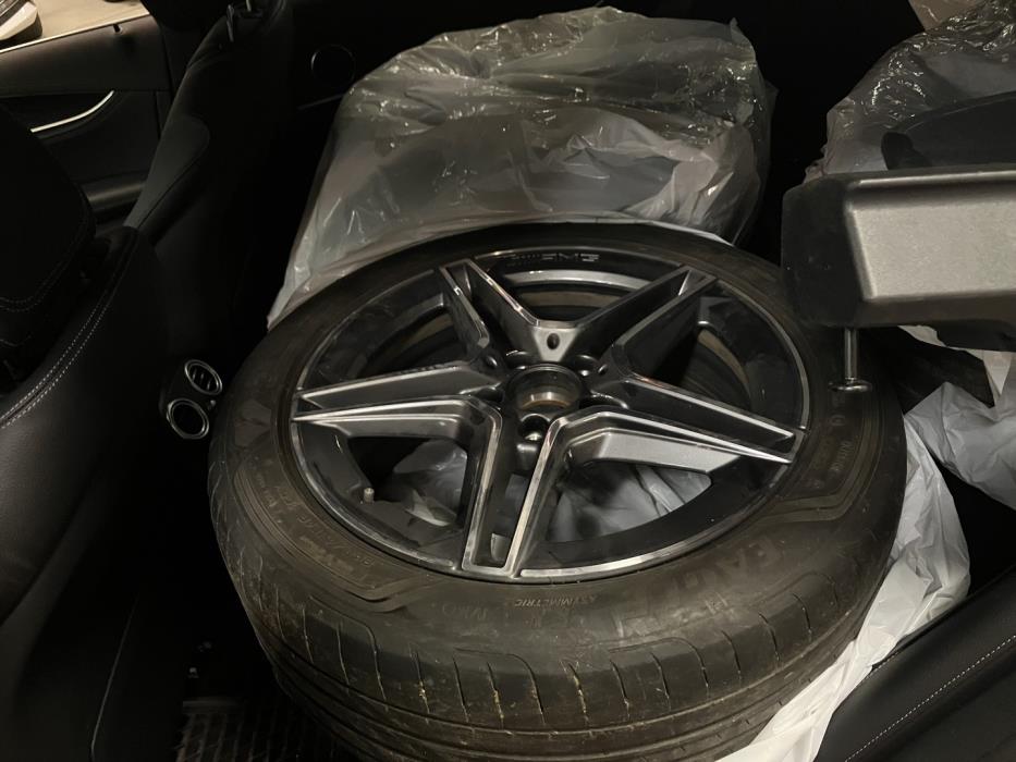 MERCEDES-BENZ E 2023