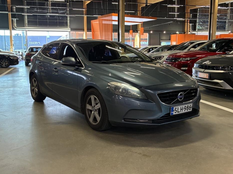VOLVO V40 2013