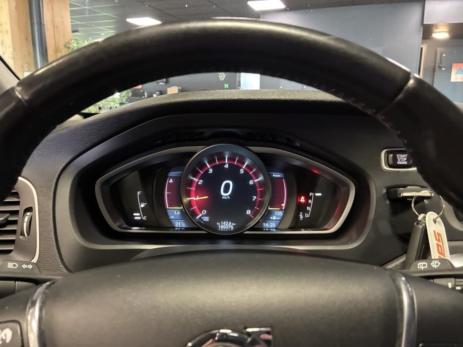 VOLVO V40 2013