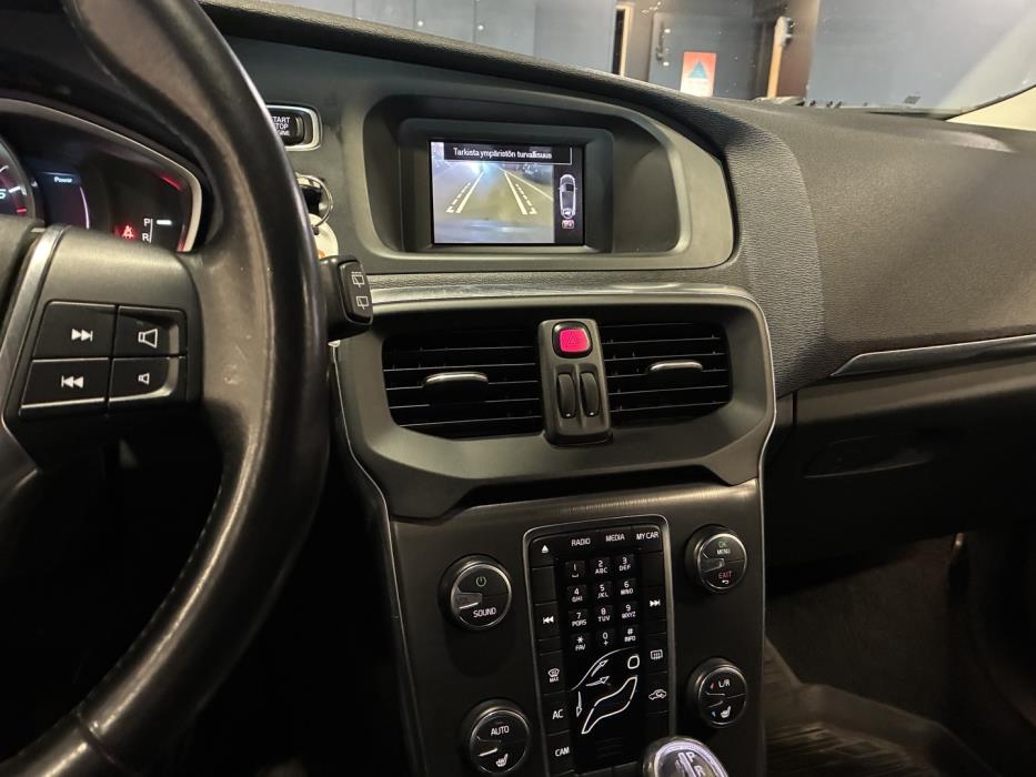 VOLVO V40 2013