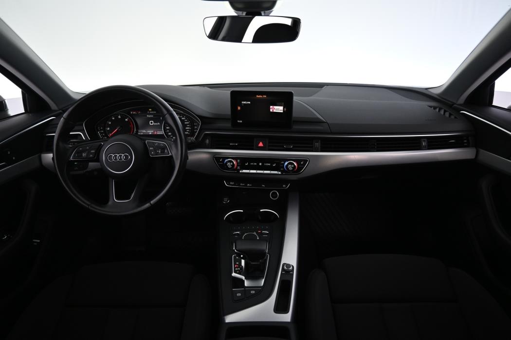 AUDI A4 2018