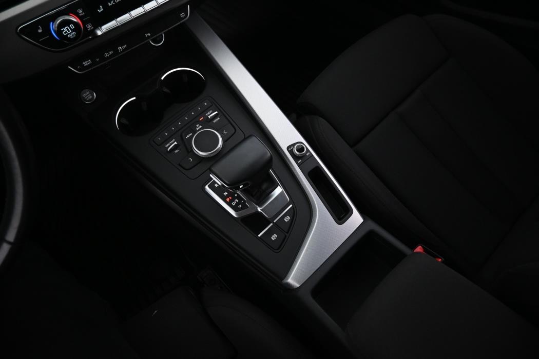 AUDI A4 2018