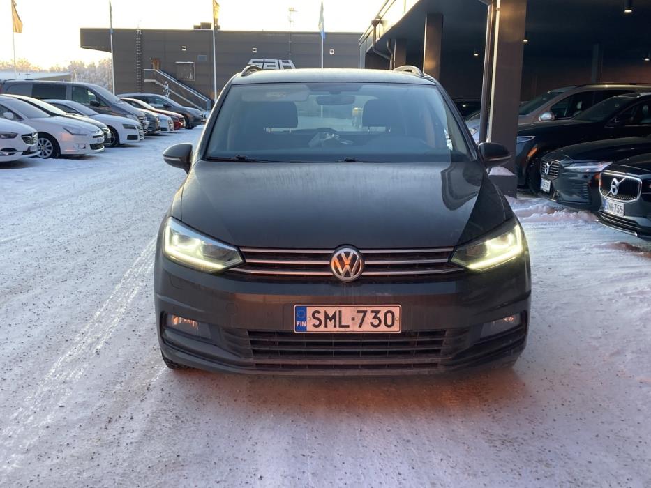 VOLKSWAGEN Touran 2018