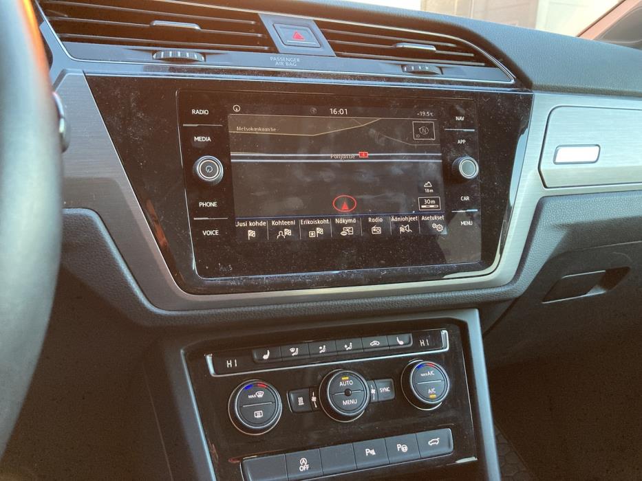 VOLKSWAGEN Touran 2018