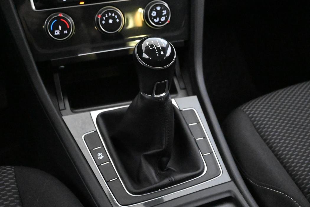 VOLKSWAGEN Golf 2018