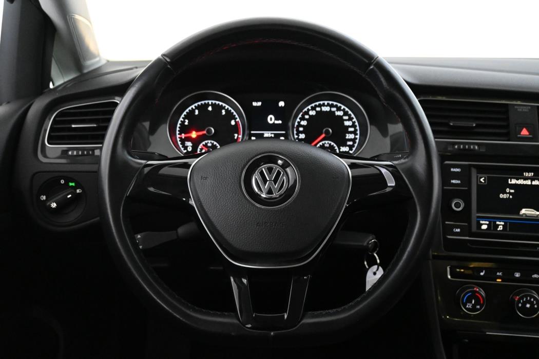 VOLKSWAGEN Golf 2018