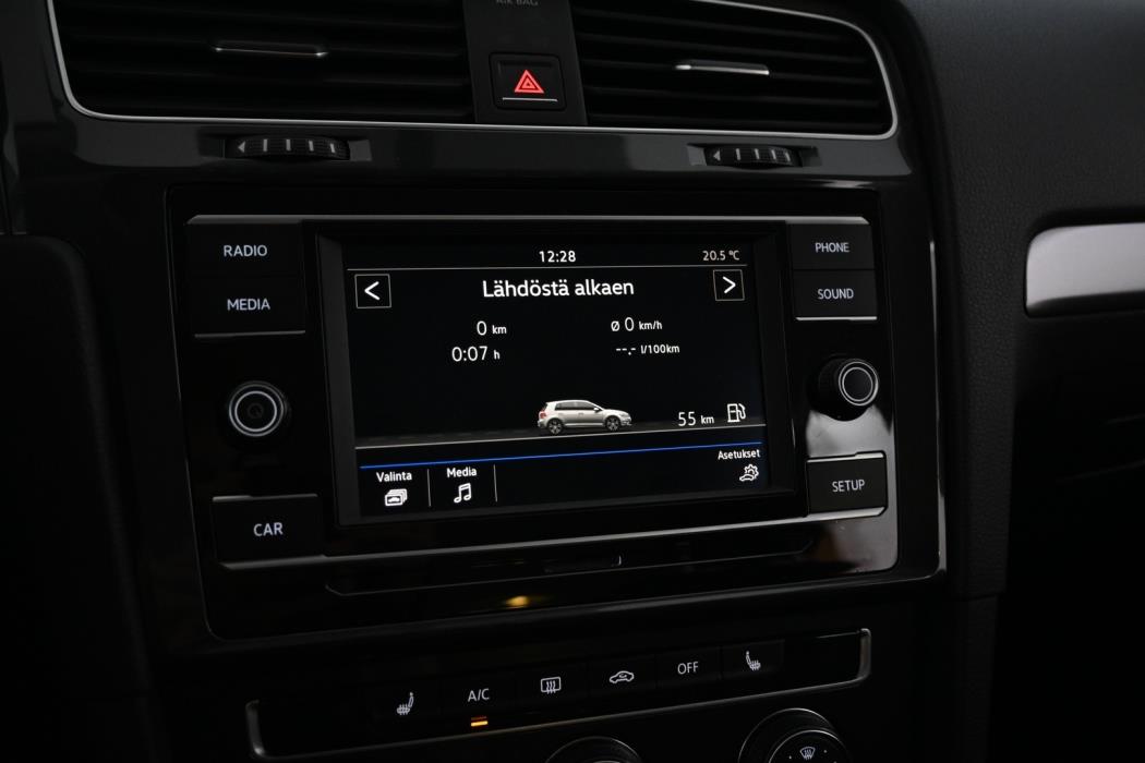 VOLKSWAGEN Golf 2018