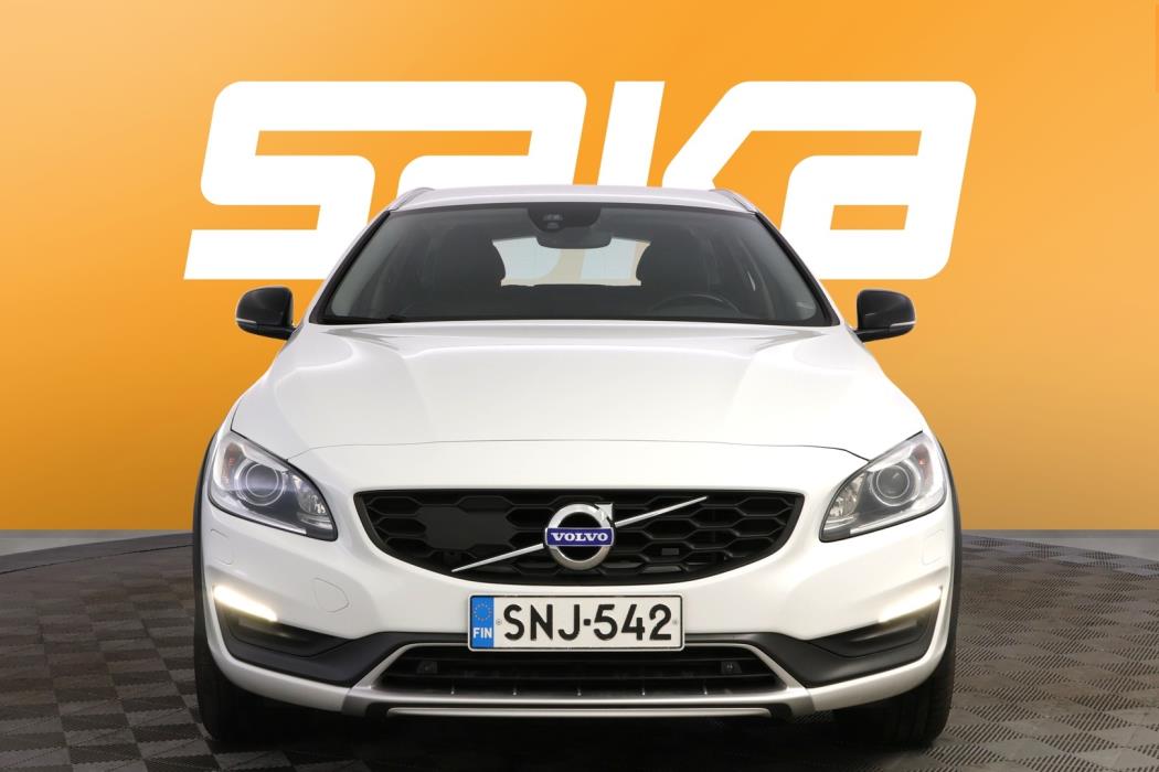 VOLVO V60 Cross Country 2015