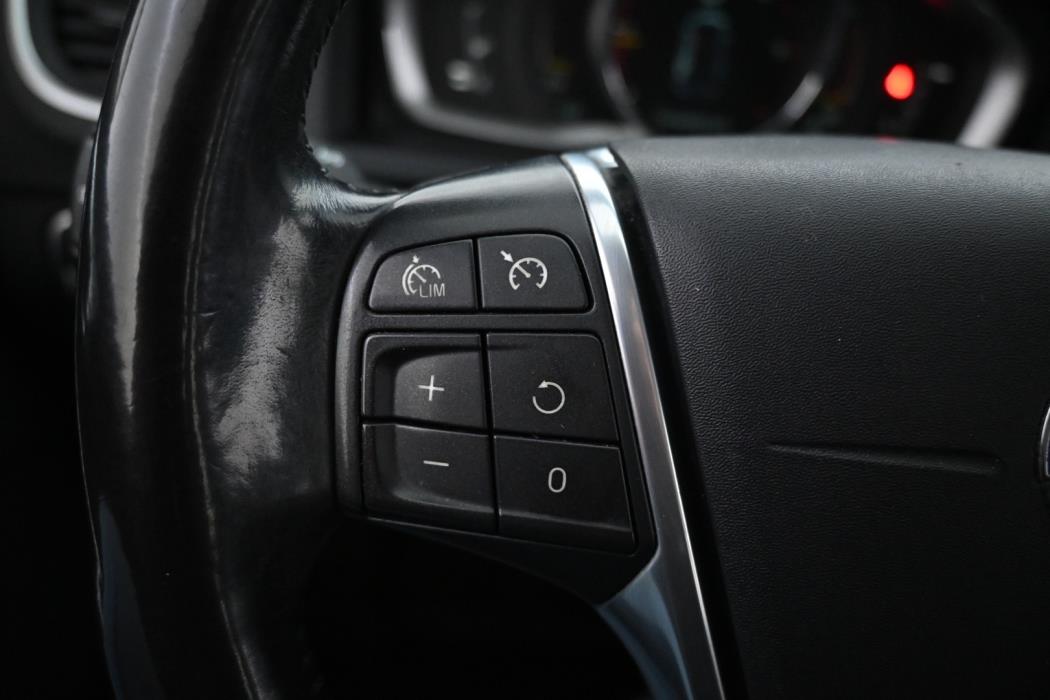 VOLVO V60 Cross Country 2015