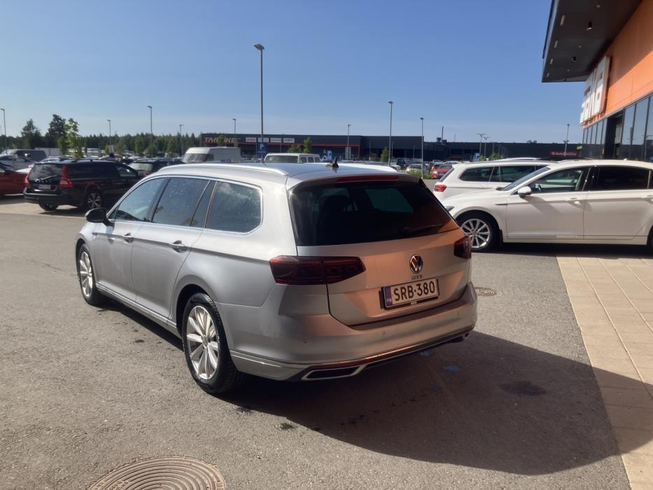 VOLKSWAGEN Passat 2021