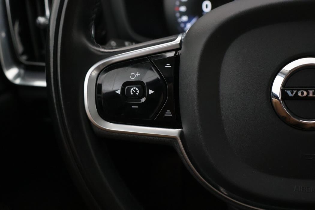 VOLVO V60 2020