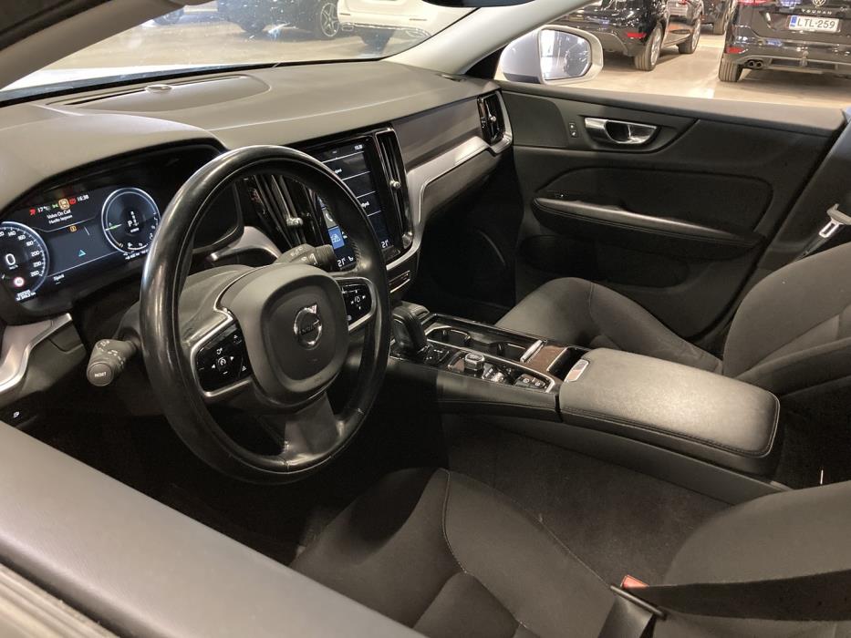 VOLVO V60 2020